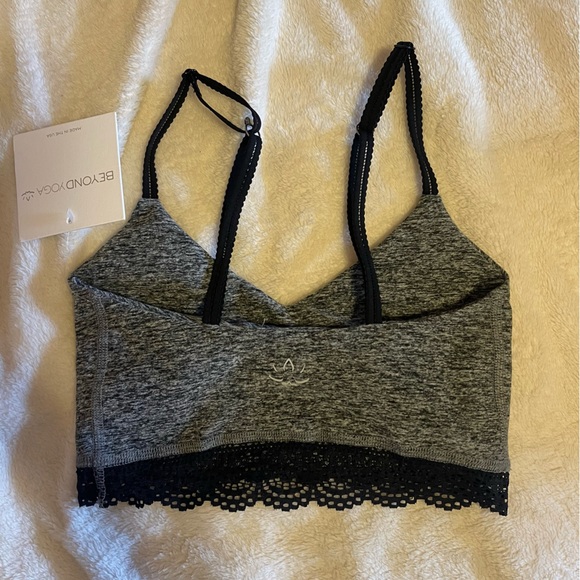 NWT {Beyond Yoga} Sports Bra XS Women’s Lace Heather Gray Adjustable Straps Soft - Picture 2 of 8